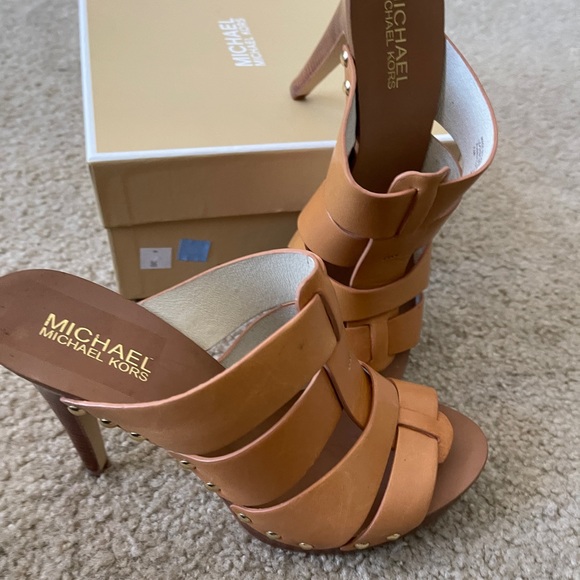 NEW Michael Kors Platform Mules/Slide On Tan Leather Shoes Size 7.5 - Picture 2 of 6